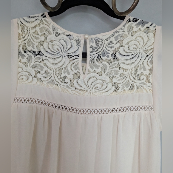 SPEECHLESS IVORY DRESS - Picture 4 of 8